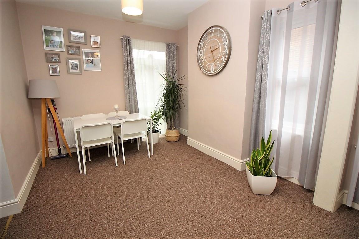Kentwood Hill, Tilehurst, Reading